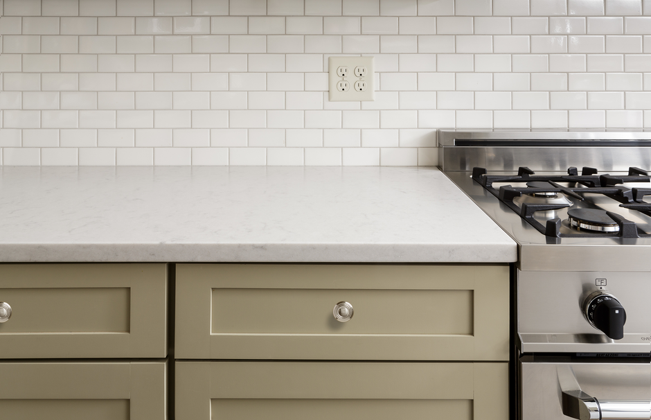 Should Cabinets be Lighter or Darker Than Countertops?